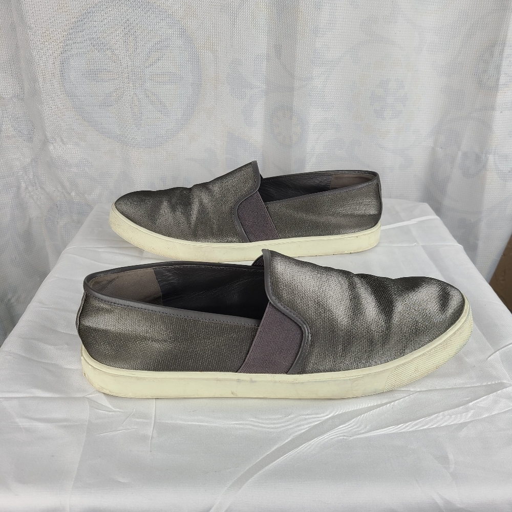 Vince Berlin metallic silver sneakers Sz 9 GUC